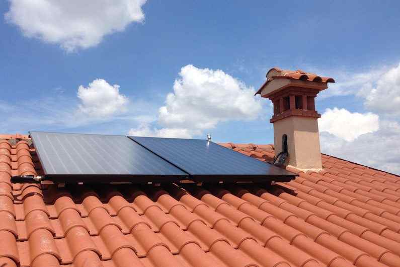 Impianto solare termico a circuito forzato per grandi esigenze energetiche